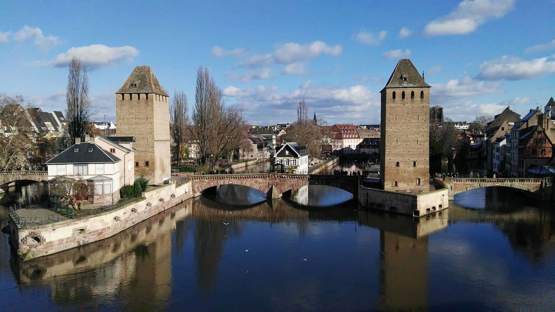 Strasburgo, Francia - Feb 02, 2018: vista posteriore della donna